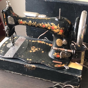 Antique Sewing Machine Craft Room Decor Metal Art Decor Floral Sewing Decor Collectible Antique Singer Sewing Machine