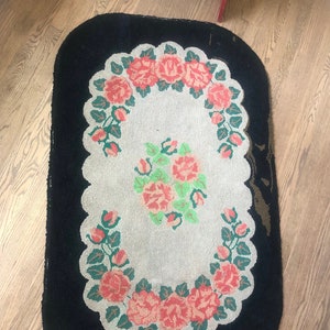Alfombra antigua con ganchos, decoración rústica, alfombra ovalada floral, alfombras hechas a mano, alfombra negra hecha a mano, decoración rústica para el hogar, alfombra vintage urbana de granja. imagen 6