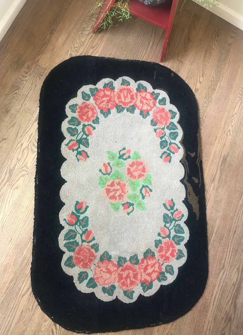 Alfombra antigua con ganchos, decoración rústica, alfombra ovalada floral, alfombras hechas a mano, alfombra negra hecha a mano, decoración rústica para el hogar, alfombra vintage urbana de granja. imagen 6