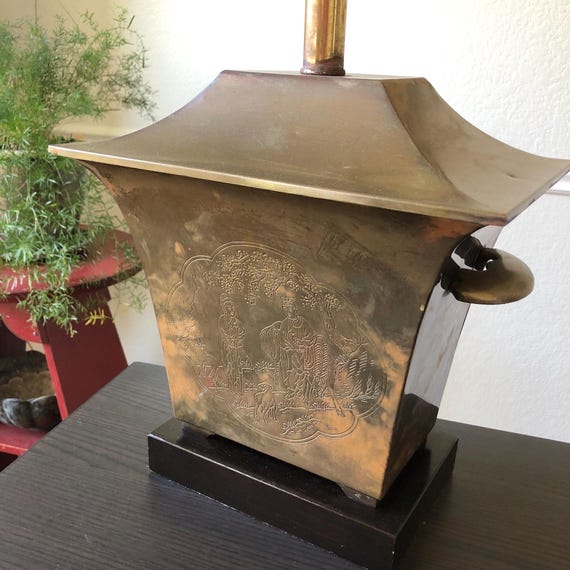 Brass Chinoiserie Table Lamp Chinese Style Lamp Wooden Base Industrial Metal Chinese Design 1970s Decorations Minor Patina and Damage