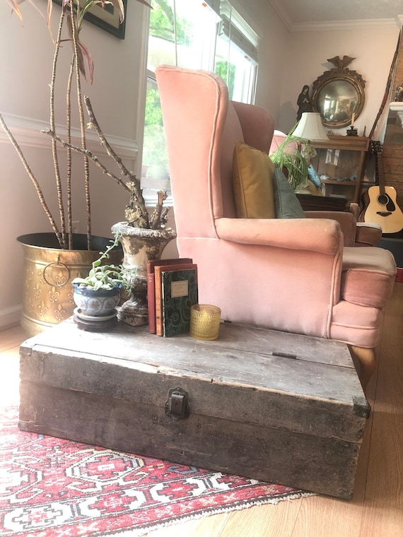 Antique Wood Box Travel Storage Box Trunk Coffee Table Farmhouse Decor Rustic Cabinet Primitive Stoage Half Hinged Box Carpenters Tool Box