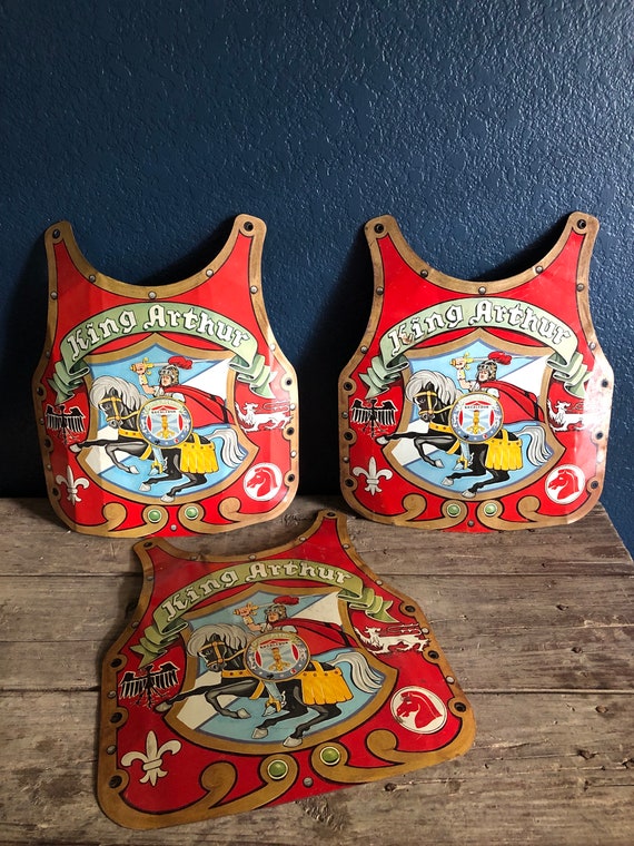 Vintage 1950s Marx King Arthur Excalibur Tin Litho Chestplate  Amusement Park Carnival Novelty Fun Kids Toy Toys