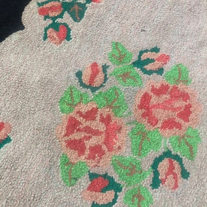 Alfombra antigua con ganchos, decoración rústica, alfombra ovalada floral, alfombras hechas a mano, alfombra negra hecha a mano, decoración rústica para el hogar, alfombra vintage urbana de granja. imagen 5