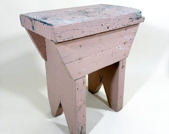 Vintage Primitive Wooden Stool Table Rustic Pink Painted Side Table Farmhouse Accent Stand Milking Stool Step Foot Chippy Pink Patina