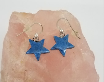 Orecchini a stella piccola in lapislazzuli e argento sterling con filo auricolare francese