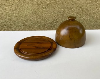 piatto coperto a cupola in legno vintage David Auld realizzato a mano, forma rara, prodotto ad Haiti