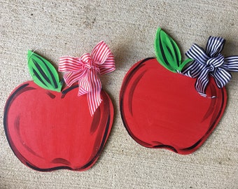 Teacher Door Hanger| Apple door hanger | teacher wreath | teacher appreciation gift | pencil door hanger | teacher classroom sign