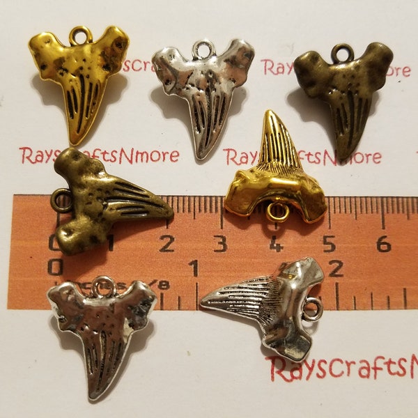 6 pcs - Solid Shark Tooth Pendant - 22x19mm Antique Gold Lead Free Pewter. SLR0576.