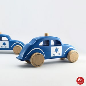 Holzspielzeug Polizeiauto, Holzspielzeug Design, Oldtimer für Kleinkinder, CL 12, inspiriert von den 60er Jahren Polizeiauto