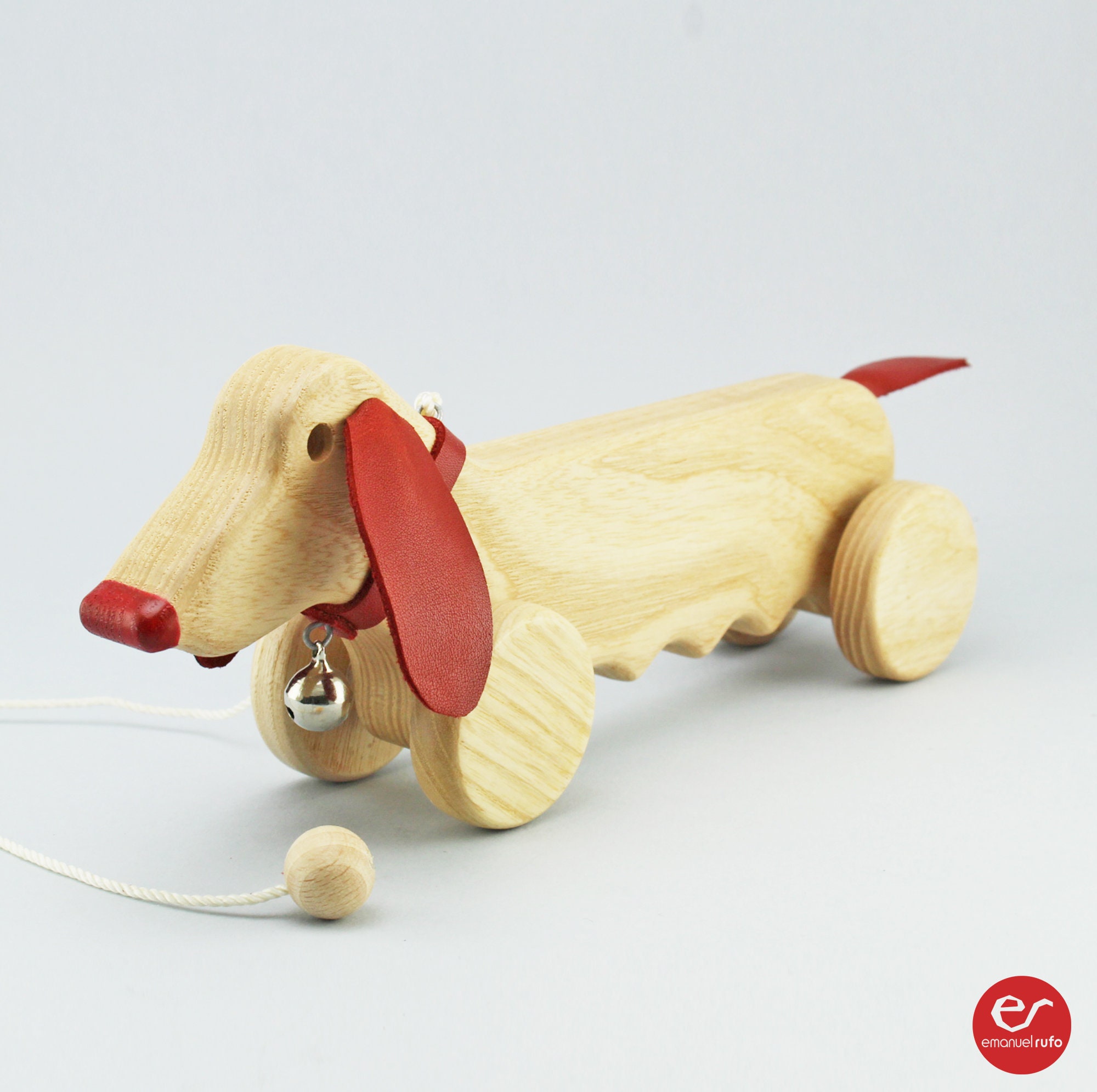 hasbro toy with pull handle