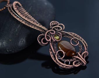 Wire wrap necklace agate pendant musical instrument jewelry lute guitar music gift musician gift musical gift cello jewelry amber pendant