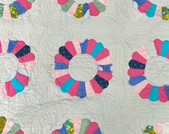 Vintage Dresden Plate Floral Block Twin Single Size Hand Quilted Quilt Blanket - White Pink Blue