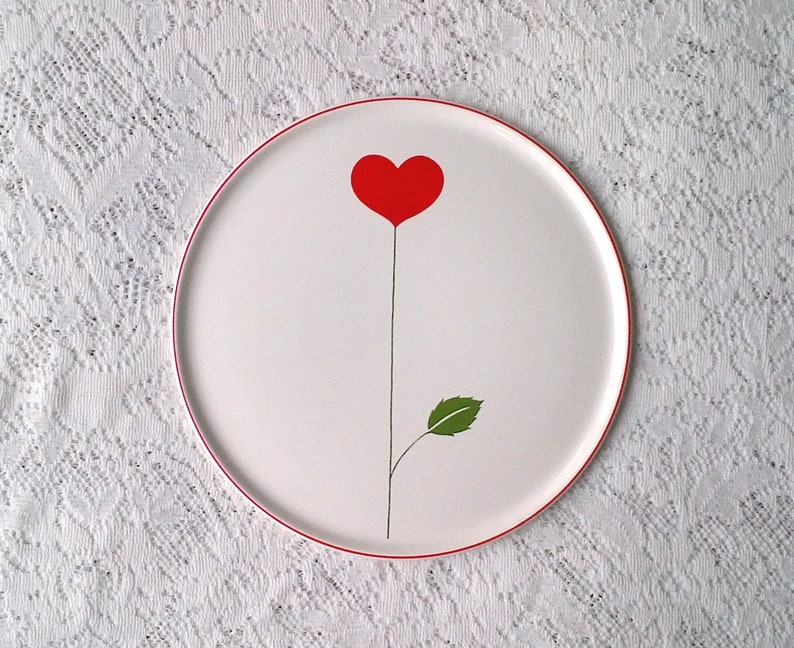 Made in Spain 12 inch Waechtersbach White /& Red Heart Rose Floral Ceramic Large Plate Platter