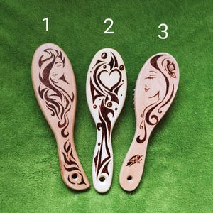 Holzhaarbürste Lady Heart Pyrographie Geschenk