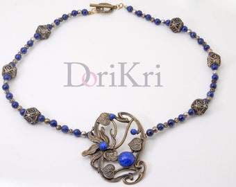 Collana Liberty, originale con veri lapizlazzuli e bronzo. Collana antica corta, tipo girocollo, colore blu, vintage stile Art Nouveau.