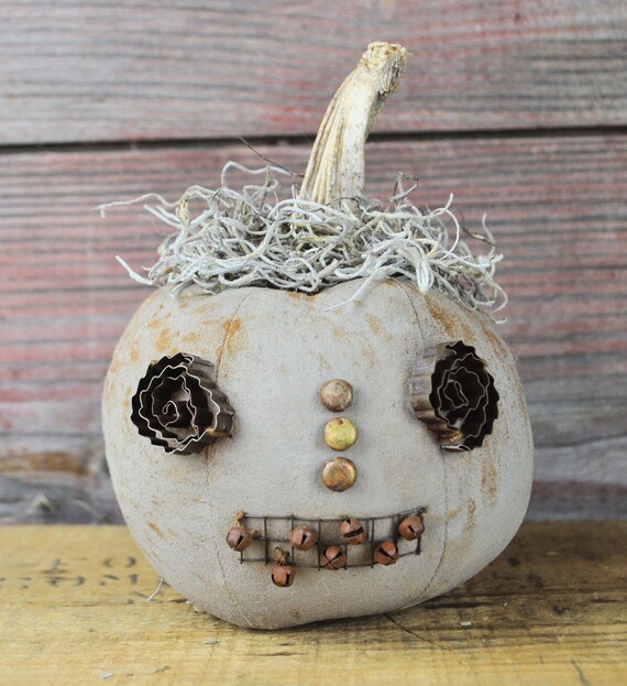 Prim One-of-a-kind Mini Light Gray Jack-O-Lantern