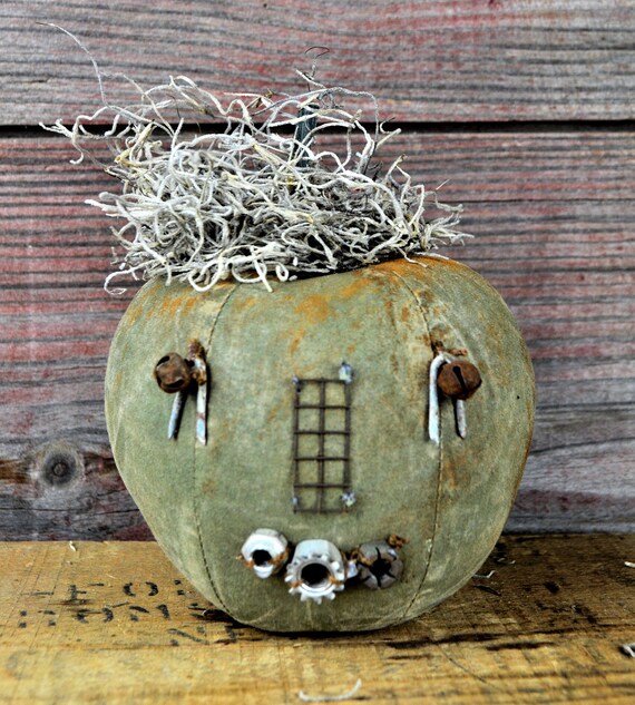 Prim One-of-a-kind Mini Gray Green Jack-O-Lantern