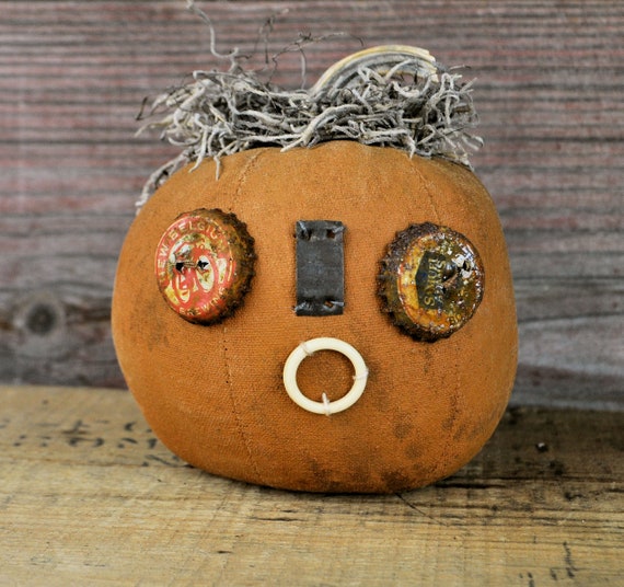 Prim One-of-a-kind Mini Old Gold Jack-O-Lantern