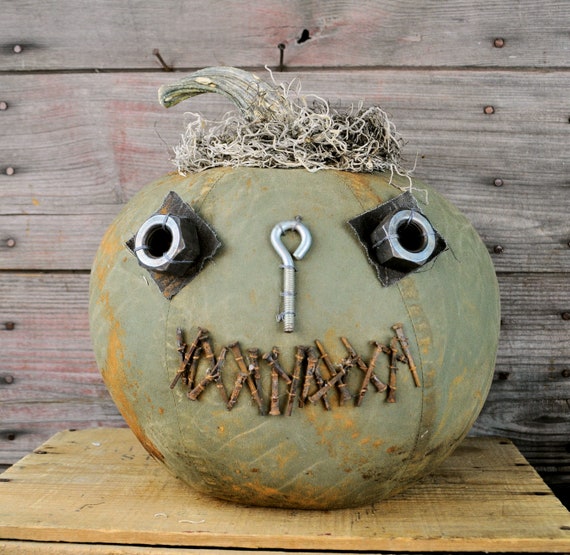 Prim One-of-a-kind Gray Green Jack-O-Lantern