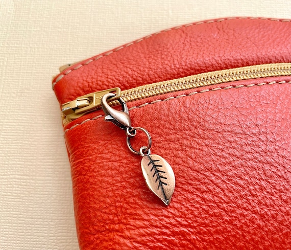 Copper Leaf Zipper Charm, Small Woodland Zip Pull Charm, Purse Decoration,  Antique Copper Mini Bag Charm, Autumn Leaf Zipper Pull Charm 