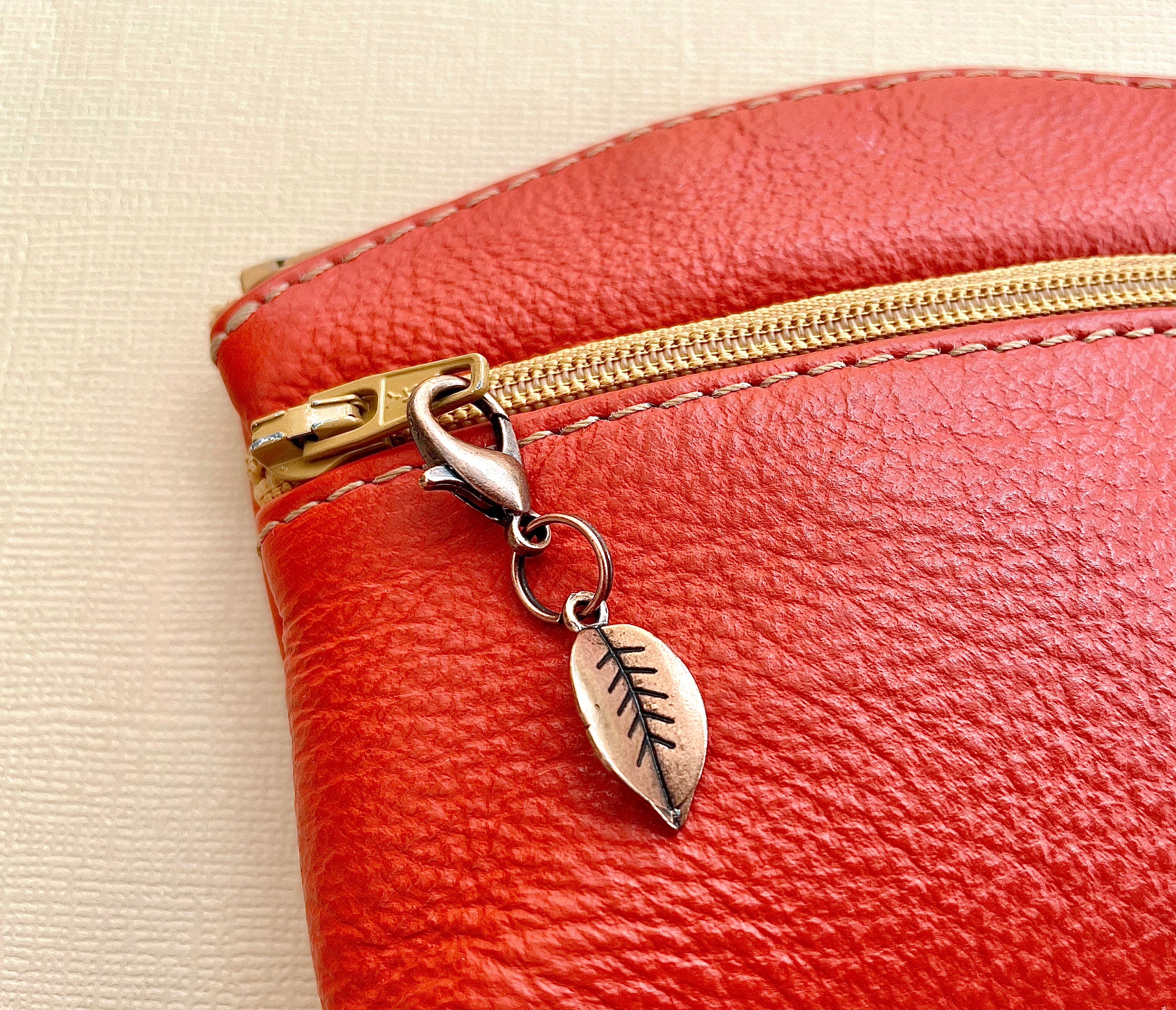 Copper Leaf Zipper Charm, Small Woodland Zip Pull Charm, Purse Decoration,  Antique Copper Mini Bag Charm, Autumn Leaf Zipper Pull Charm 