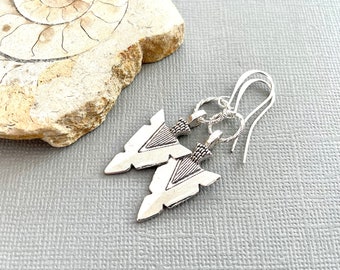 Arrowhead charm earrings, rustic silver tone earrings, lightweight tribal style earrings, spearhead charm earrings