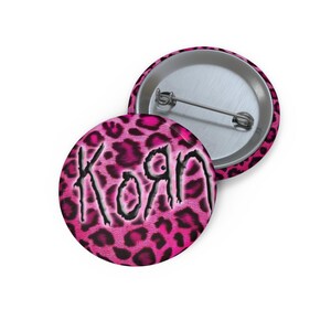 Botones personalizados con estampado de leopardo de Korn, accesorios de música rock, estilo punk, artículos vintage de bandas, regalos de cumpleaños, proyectos de bricolaje