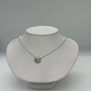 Medium pebble necklace