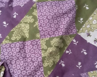 Tela de algodón con estampado floral morado, material para acolchado (55,8 x 59,8 cm)