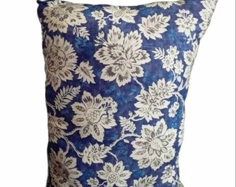 Hawaiian Print Accent Throw Pillow, Hawaiian Themed Decor