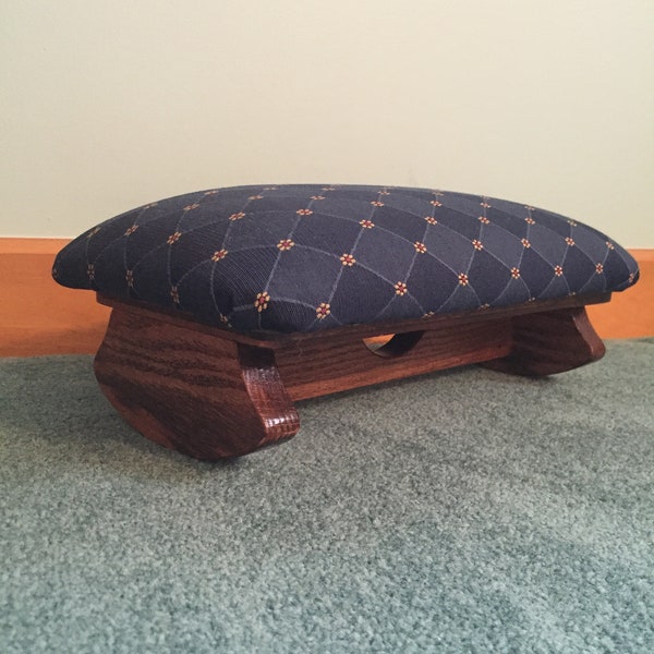 Foot Stool that rocks. Use while crafting, reading or computer work-choose a fabric on the left