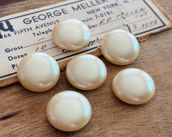 Vintage Japan Acrylic Pearl Cabochons 16 mm, Ivory Round Flat Back Cabochons, Thick Pearl Cabochons, 1970s (8pcs)