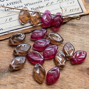 Vintage Czech Glass Leaf Beads 12 × 7 mm, Ruby Pink or Smoke Topaz Glass Leaves, Transparent Czech Beads, Jewelry Making (20pcs)