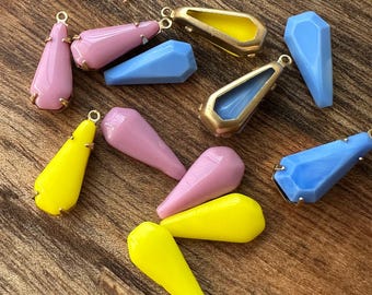 ヴィンテージ 不透明 棺型 ラインストーン ガラスストーン – 真鍮セッティング – 17 x 8 mm – 2個 BIN-5