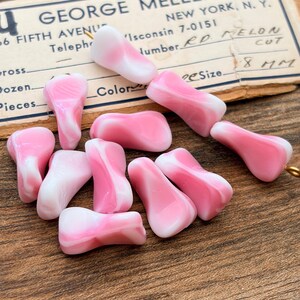Vintage West German Twist Glass Beads Opaque White Pink Marble Twisted Rectangle Beads 16 × 9 mm (4pcs)