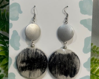 Zwart-zilveren acryl hangoorbellen | Chirurgische staaldraden