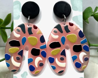 Pendientes colgantes de acrílico rosa / Joyas llamativas, acero quirúrgico
