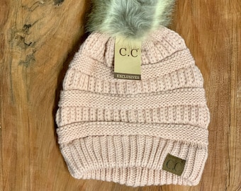 Personalisierte Erwachsene Beanie - Individuell gestickte Wintermütze - Warmes & stilvolles Geschenk für Sie