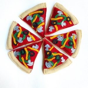 Vegetarian Pizza Slice for Kitty Cat - Felt Food Toy for Cats - Felt Sensory Catnip Silvervine Toy - Veggie Pizza for Feline Friends