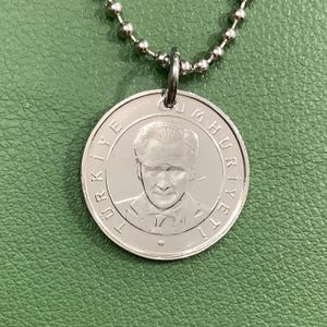 2002 to 2004 Turkiye Mustafa Kemal Ataturk Coin Pendant Necklace, 250 Bin Lira Turkey  TÜRKİYE CUMHURİYETİ  250000 Crescent Moon Star