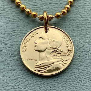 Collar con colgante de moneda de oro con gorro de la libertad francés de 1962 a 2001, Francia 10 céntimos Fraternidad Marianne Igualdad