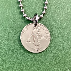 Vintage Philippines Mt. Mayon Volcano 10 Centavos Coin Pendant Necklace, (1958-1966) Filipino
