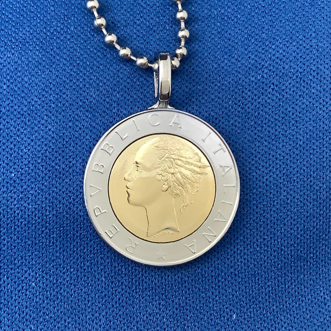 1985年イタリア500リラ硬貨ネックレスペンダント。3種類のセッティング ◇貴金属◇イタリア 500リラ コイン ペンダントトップ K18 刻印入  金 ゴールド枠付 11.09g◇(検)L500 ネックレス 地金 AU750 18金 18K