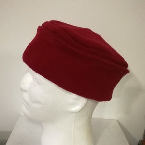 Medieval cap crafted in maroon woolen cloth for 13th century reenactment. Available in different sizes.