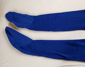 Chausses made of royal blue wool fabric for medieval re-enactment. Available in different sizes.