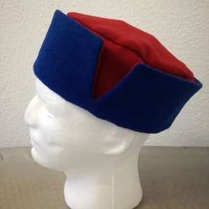 Round hat for medieval re-enactment made of woolen cloth