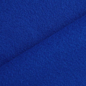 Tissu en laine 100% naturelle de couleur bleu roi.