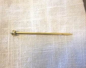 Veil made of linen for historical re-enactment. Measurements: 50 x 140 cm.