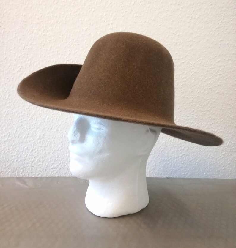Sombrero Alto Popularizado En El Siglo 19