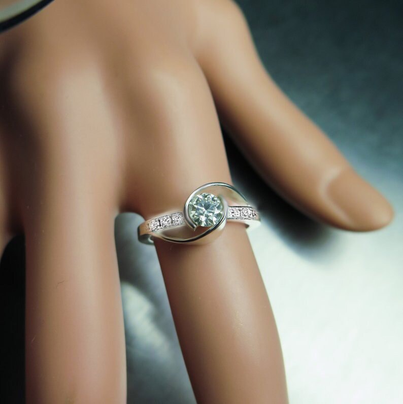 0.5ct Natural White Diamond, Round 9ct 14k 18k 14ct 18ct 375